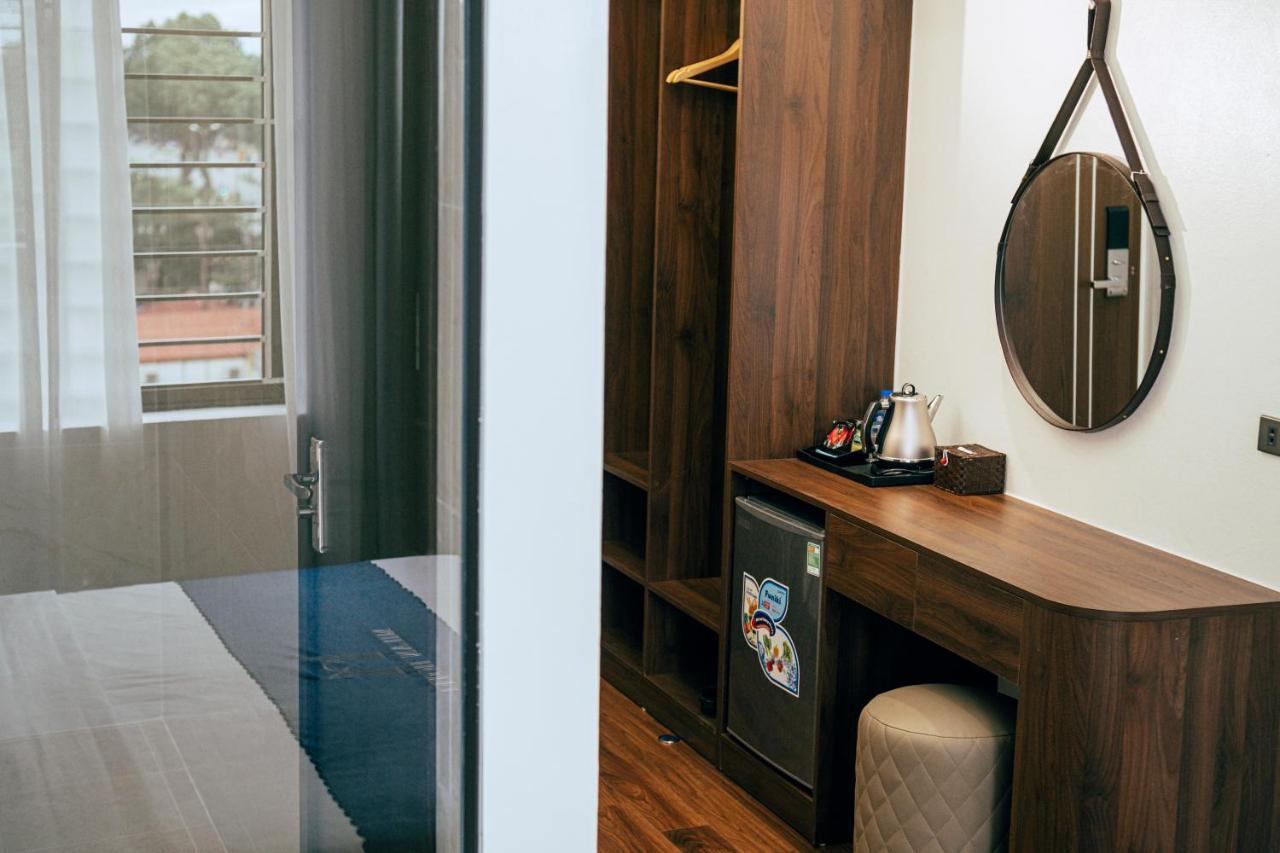 Milan Hotel นิญบิ่ญ ภายนอก รูปภาพ