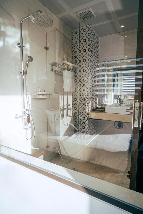 Milan Hotel นิญบิ่ญ ภายนอก รูปภาพ