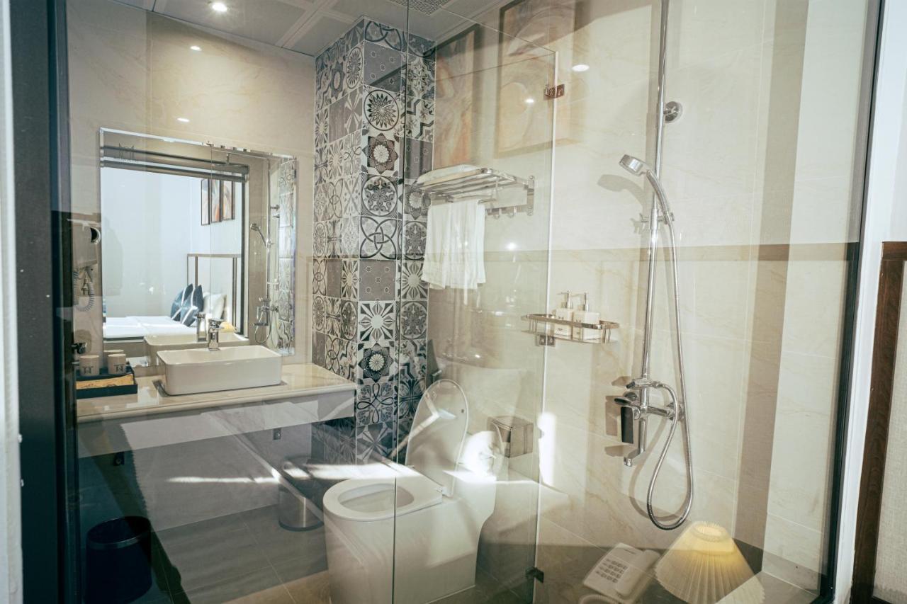 Milan Hotel นิญบิ่ญ ภายนอก รูปภาพ